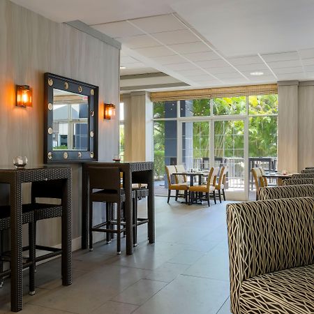 Holiday Inn Miami-Doral Area By Ihg Exterior photo