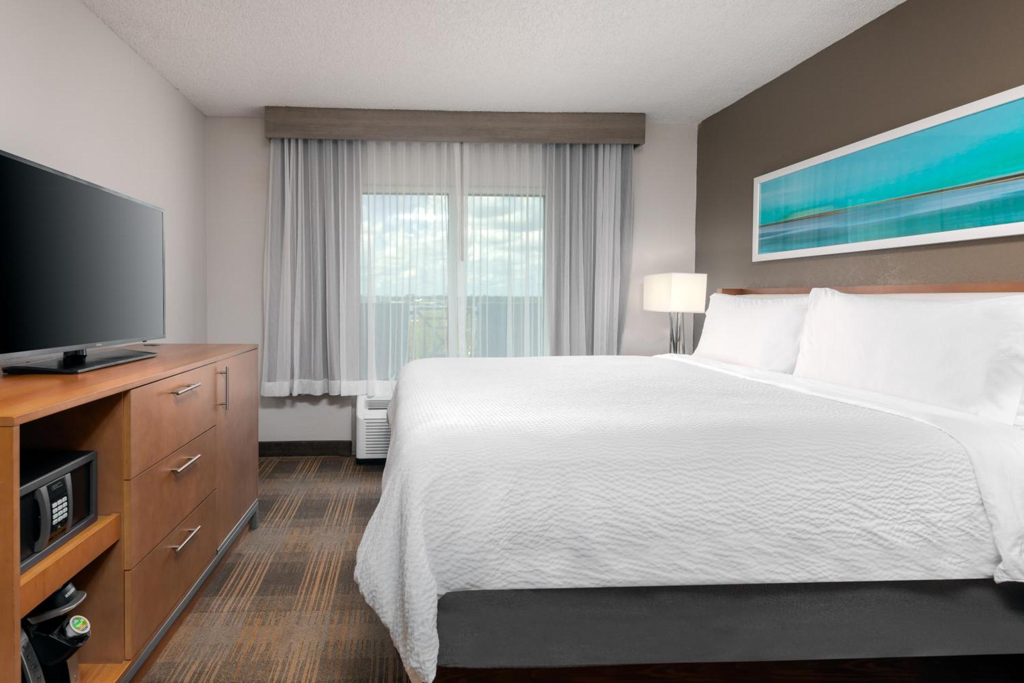Holiday Inn Miami-Doral Area By Ihg Exterior photo