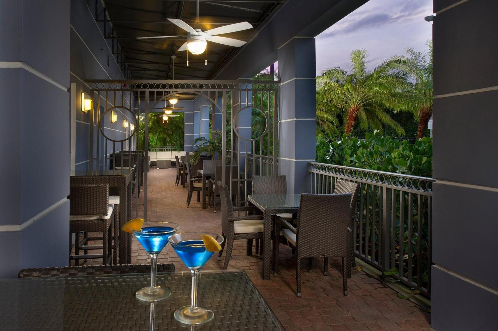 Holiday Inn Miami-Doral Area By Ihg Exterior photo