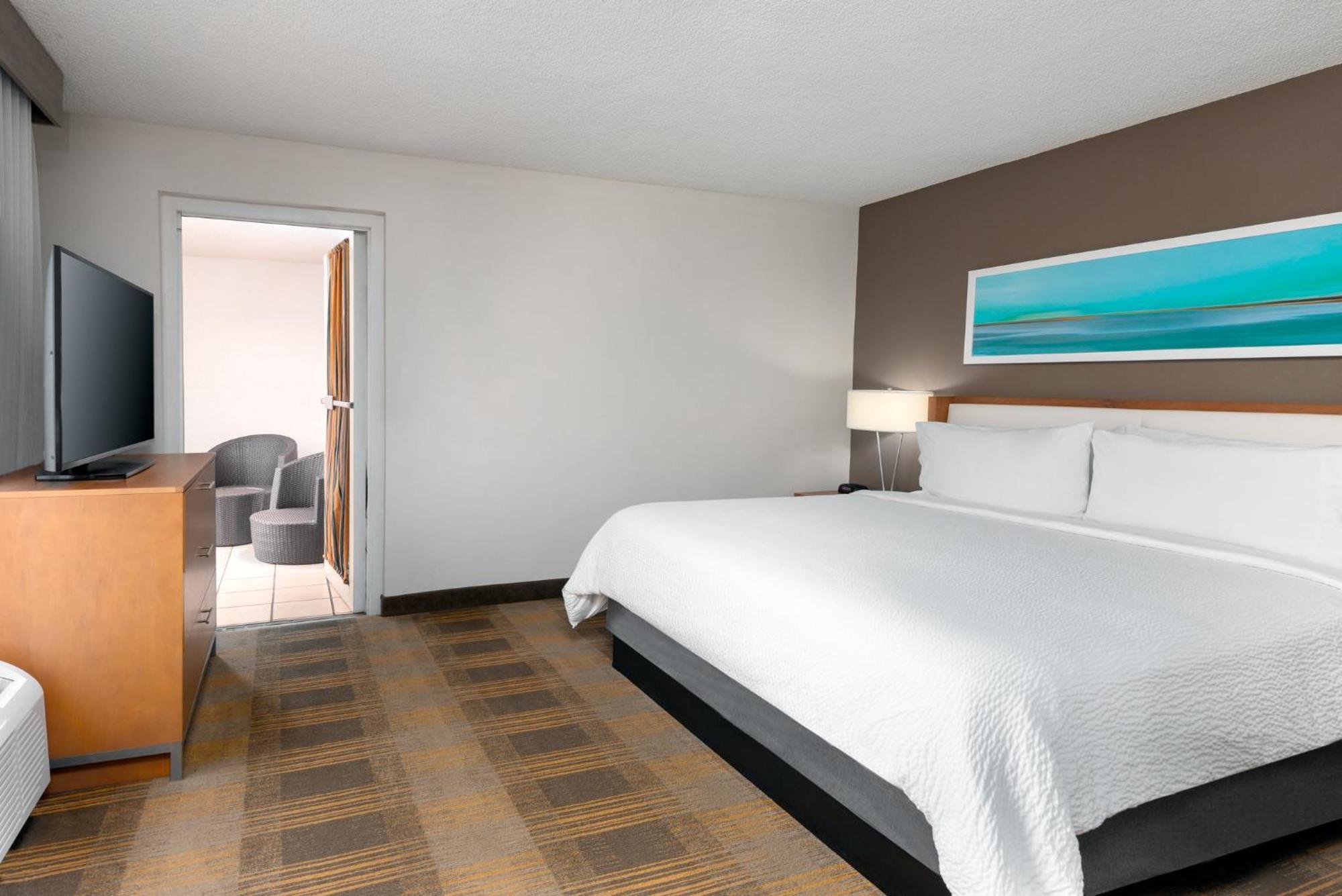 Holiday Inn Miami-Doral Area By Ihg Exterior photo